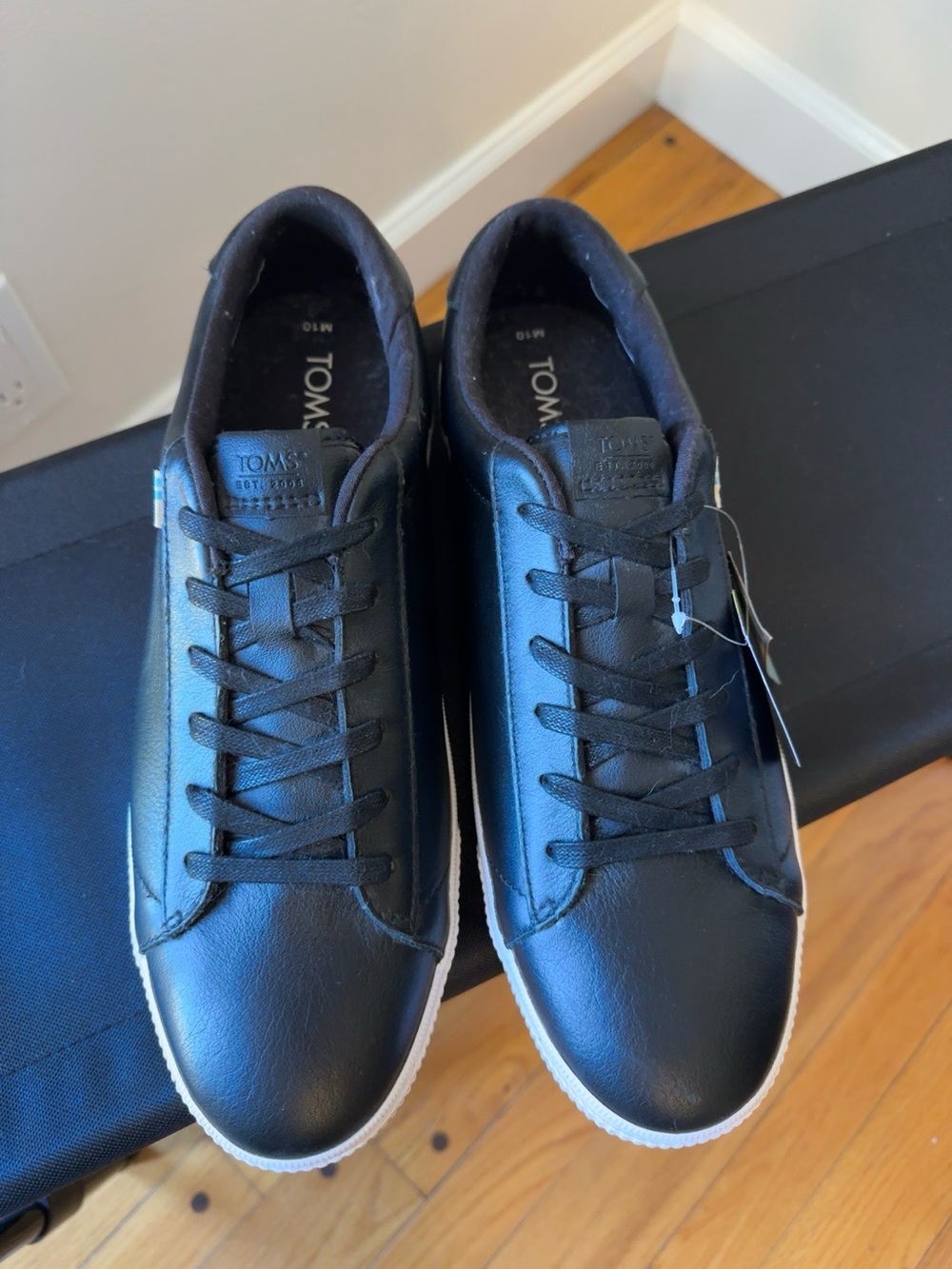TOMS Men's Black Low-Top Leather Sneakers with White Sole